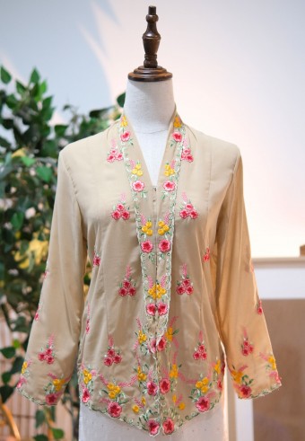 HANA KEBAYA BUTTON  TOP 2.0 WHEAT
