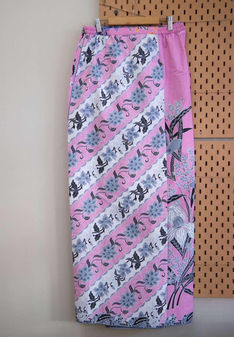 LIRA BATIK SKIRT IN MANDY PINK