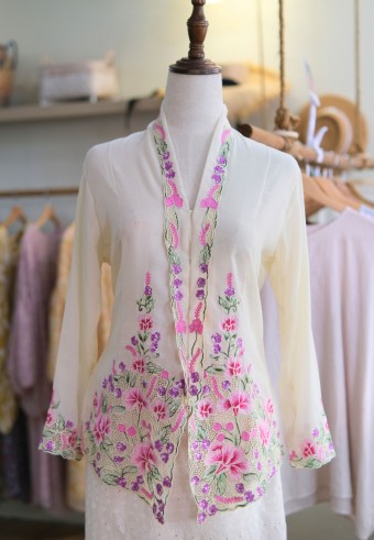 NINA KEBAYA BUTTON TOP 8.0 IN PINK SAPPHIRE