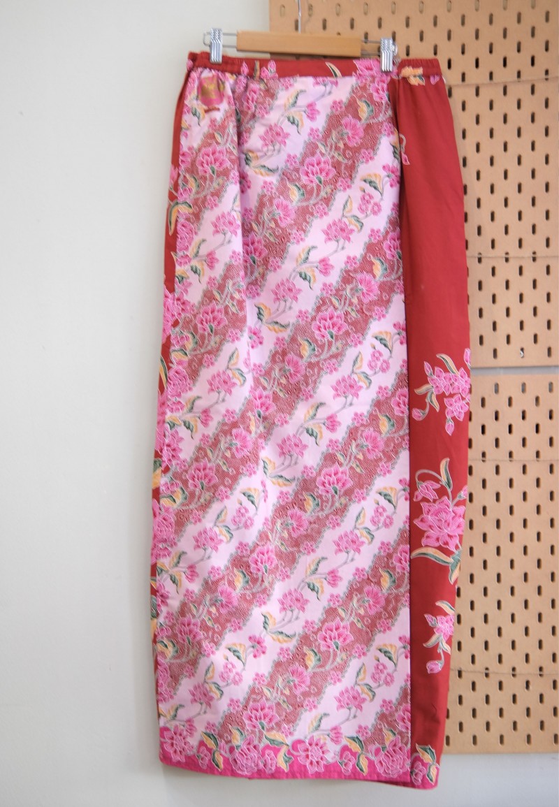 LIRA BATIK SKIRT IN RED DAHLIA