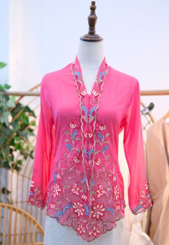 HANA KEBAYA IN PINK PUNCH