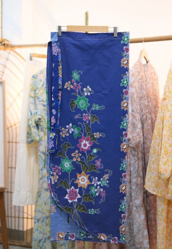 FLORA PAREO BATIK IN SPACE