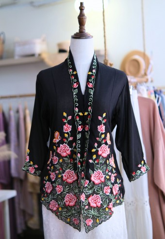 NINA KEBAYA 6.0 BUTTON TOP IN TIERRA