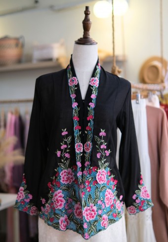 NINA KEBAYA 6.0 BUTTON TOP IN VERDANT DUSK