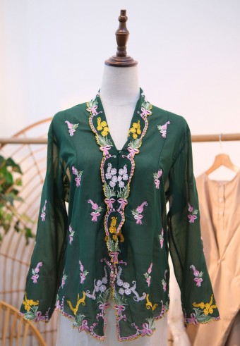 HANA KEBAYA IN DARK FOREST