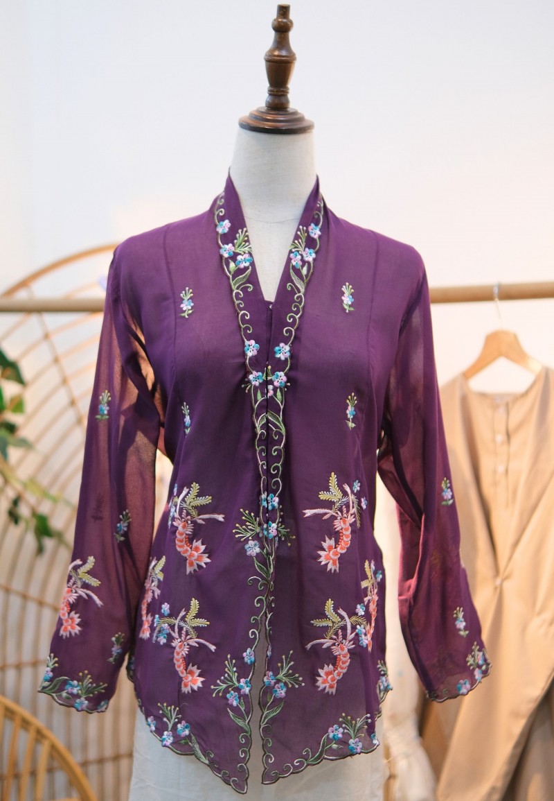 HANA KEBAYA IN DARK PLUM