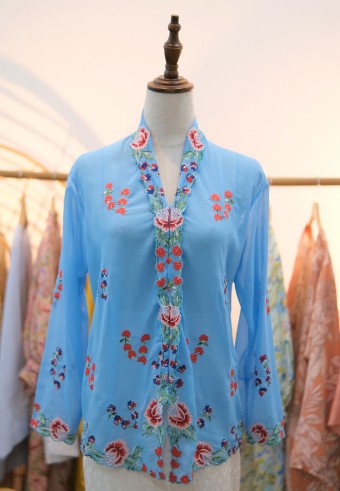 HANA KEBAYA BUTTON TOP 3.0 IN WHALE