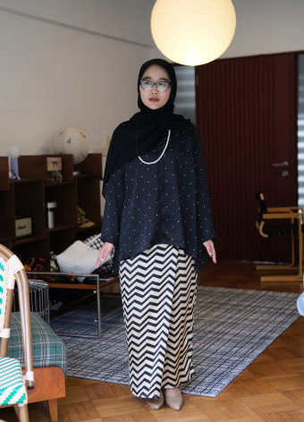 DINDA KURUNG SET IN BLACKBERRY