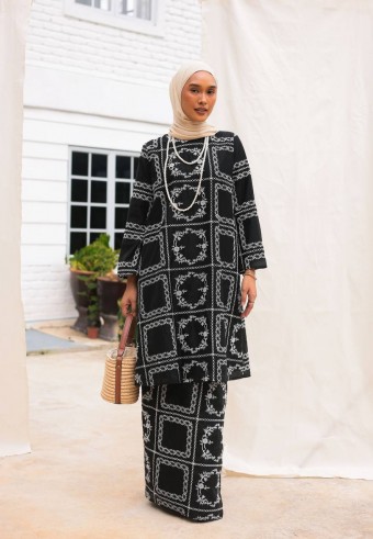 MAHRANI KURUNG SET IN SURIA
