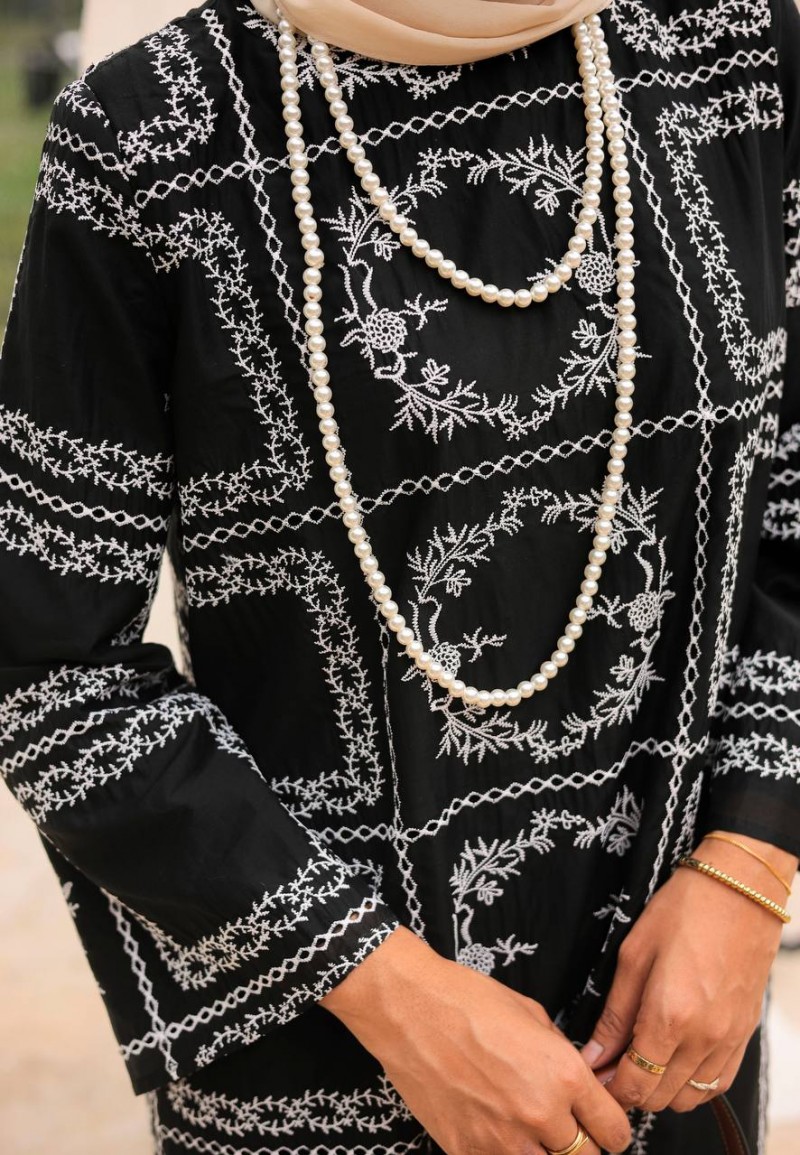 MAHRANI KURUNG SET IN SURIA