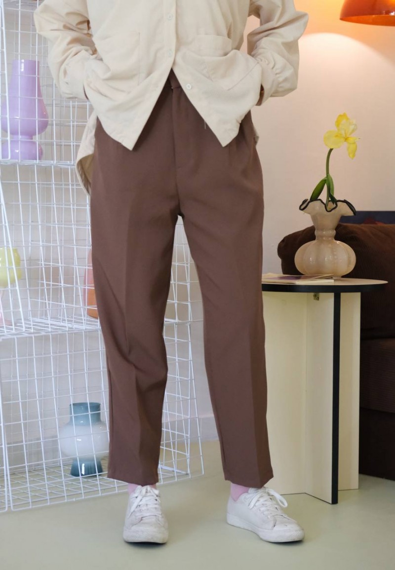 ANKLE PANTS IN DARK CHOCO