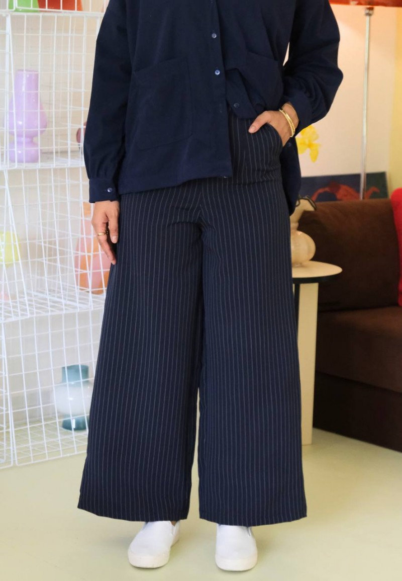 STRIPE PANTS IN DARK BLUE