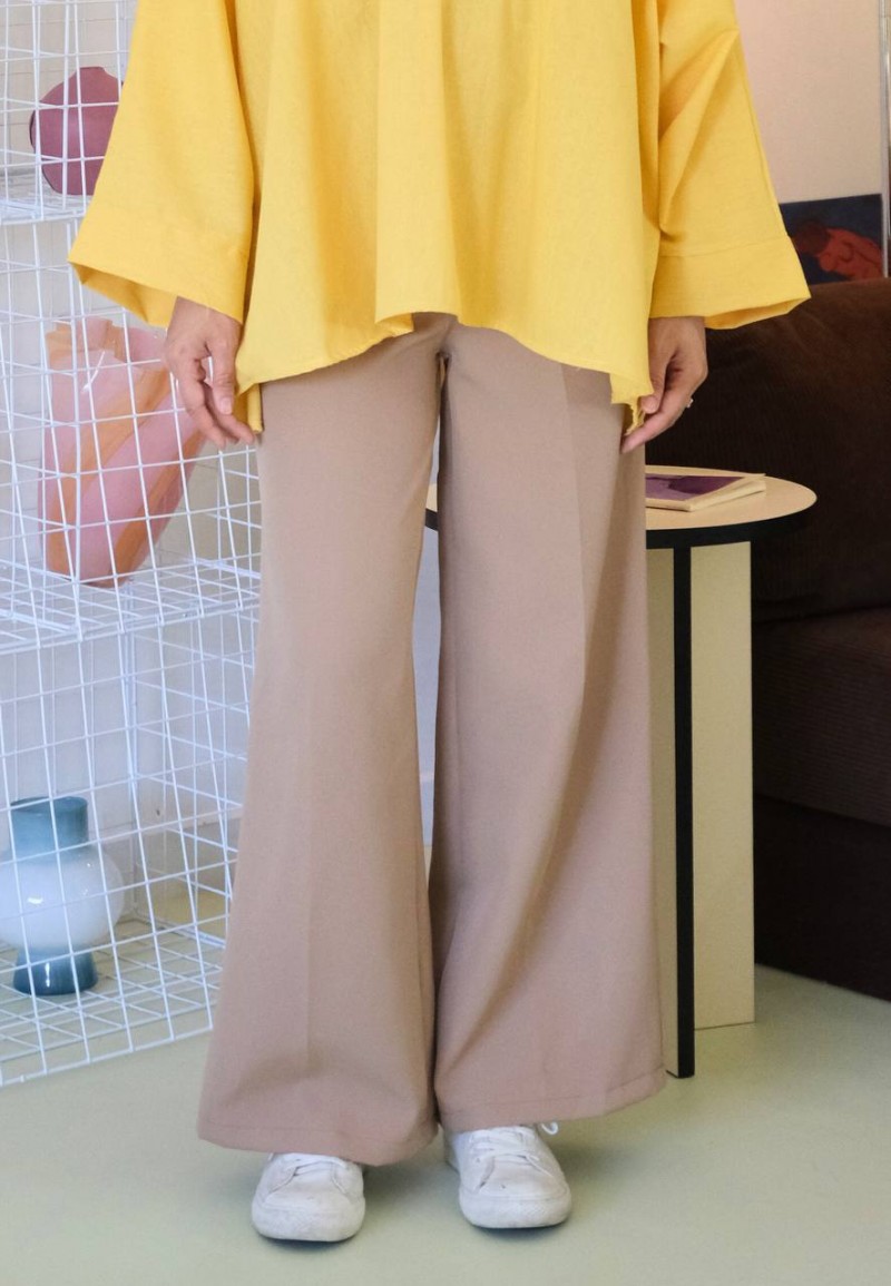 WIDE LEG PANTS IN LIGHT BROWN