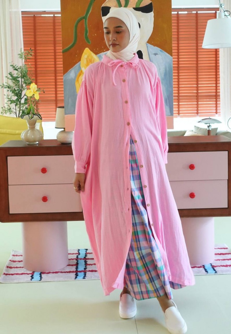 LEORA LONG DRESS IN BRIGHT PINK