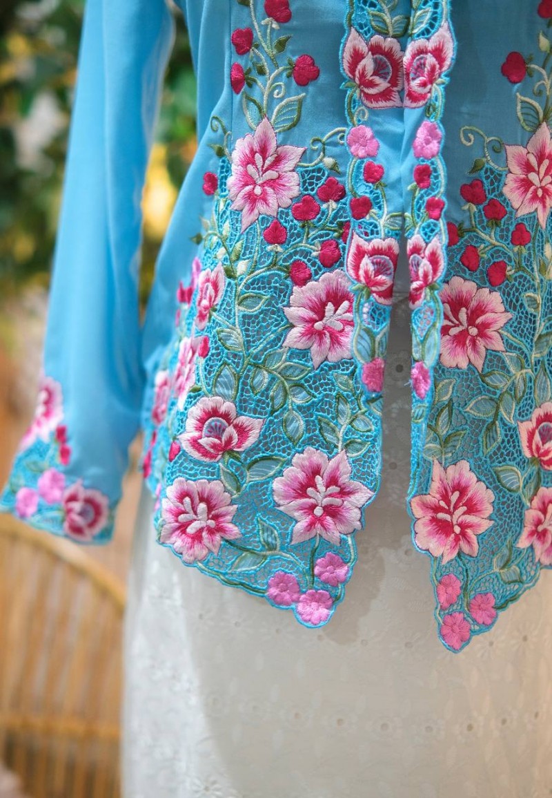 LEIA KEBAYA TOP 9.0 IN OCEAN